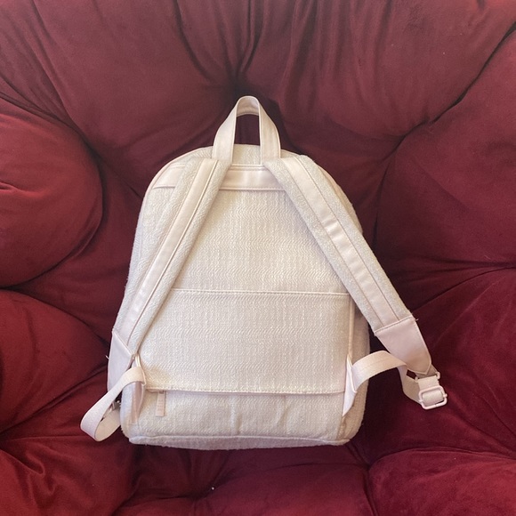 Beis Everyday Backpack in Sakura - Picture 2 of 6